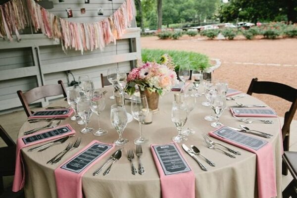 Belle Meade Plantation Table Photo by Sasithon