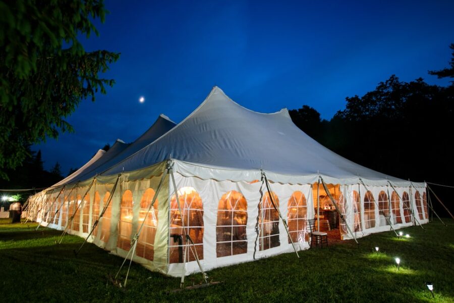 How To Select The Correct Size Tent For Your Wedding