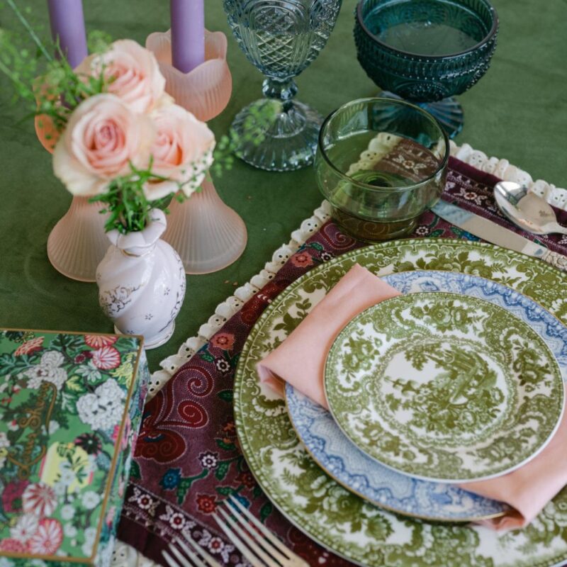 Tableware with patterns