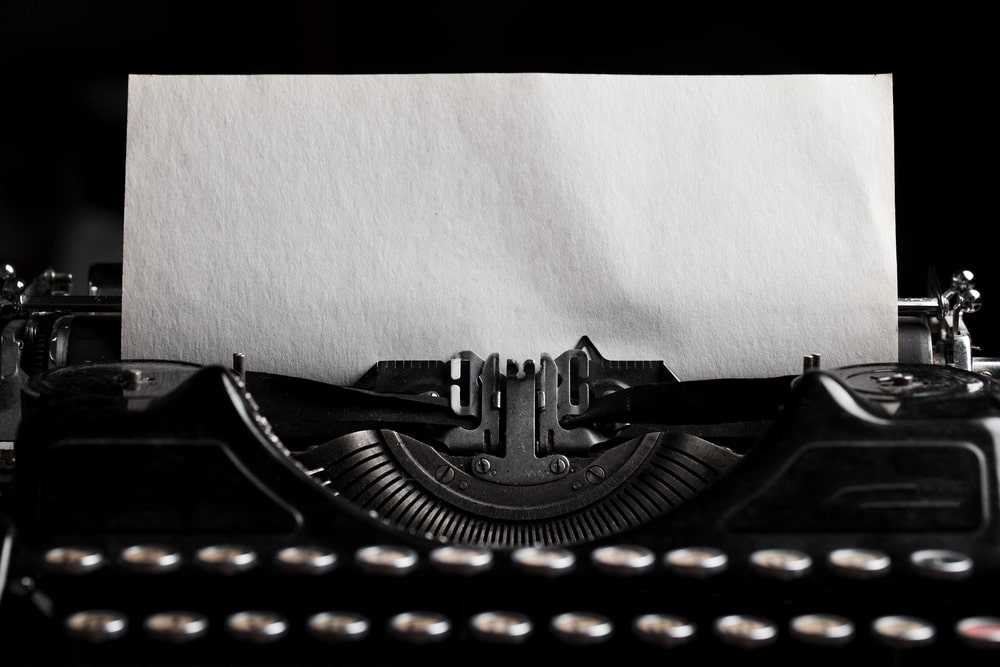 Typewriters guestbook with white paper