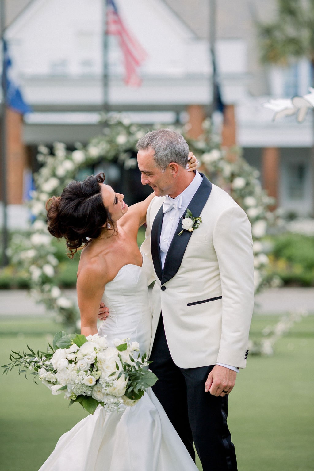 How Much Do Wedding Flowers Cost?