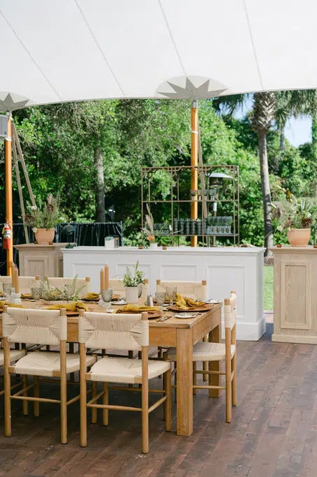 Portable bar with rooftop and stools