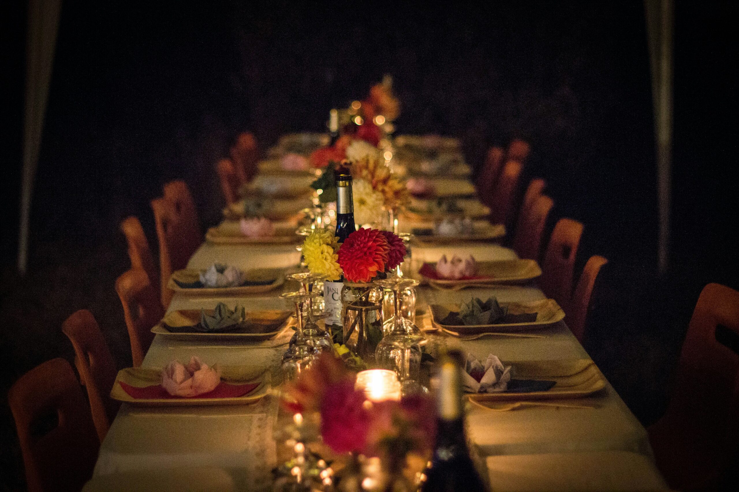 Essential Tips for Hosting a Memorable Themed Dinner Party