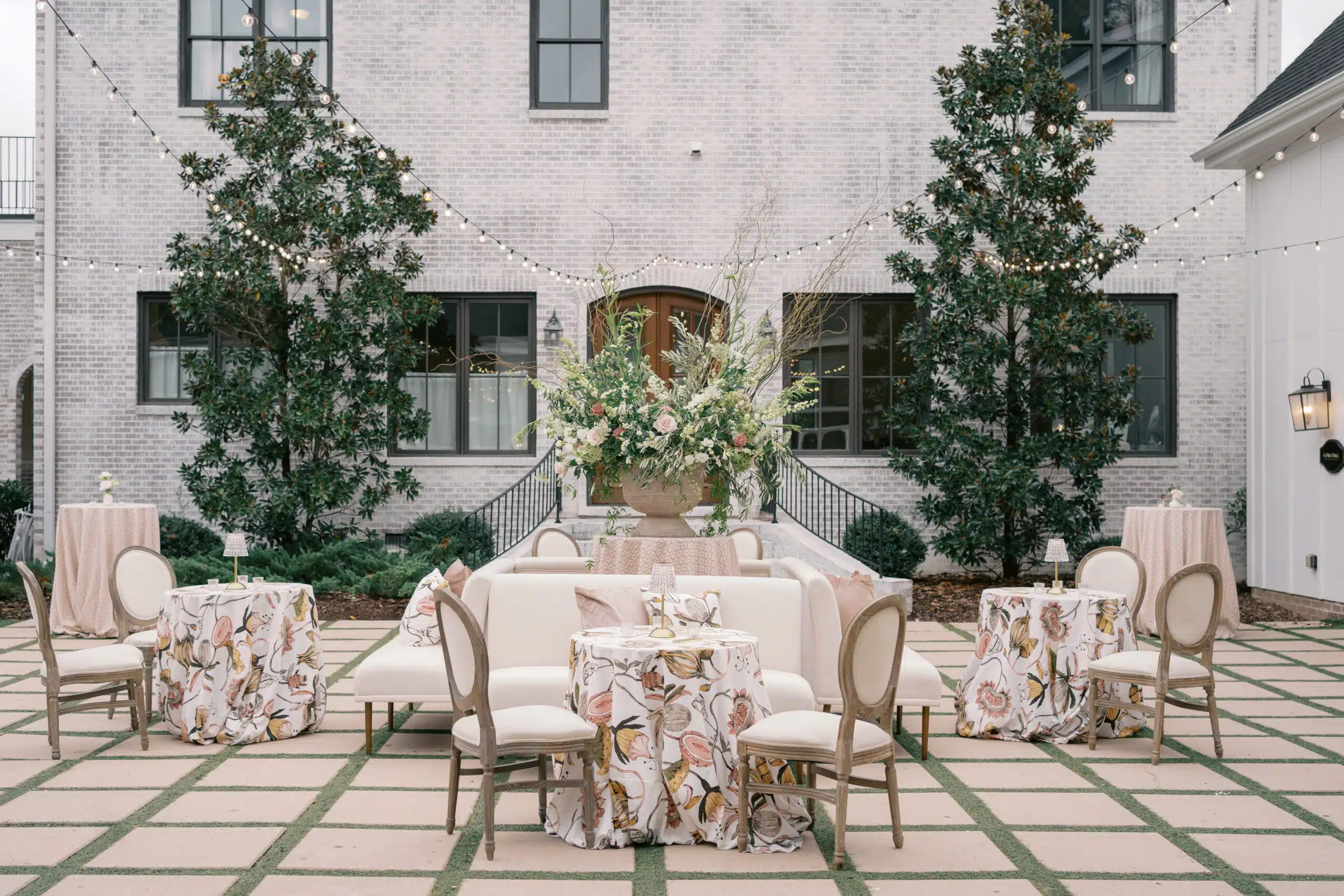 Elevating Wedding Decor with Customizable High-End Rentals